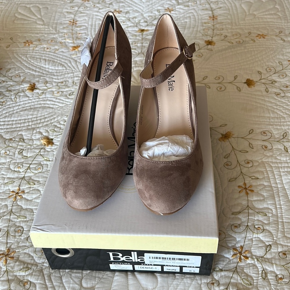 Womens wedge heels - NEW IN BOX